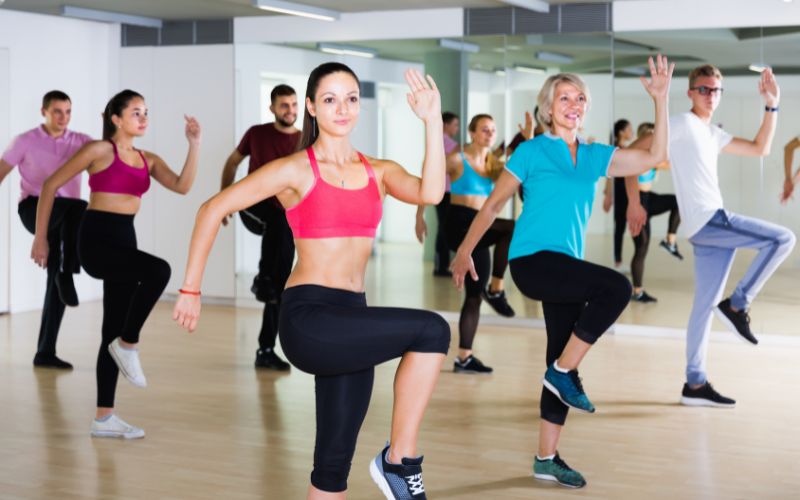 Aerobic là các bài tập năng động sẽ giúp bạn giảm mỡ toàn thân được hiệu quả nhất